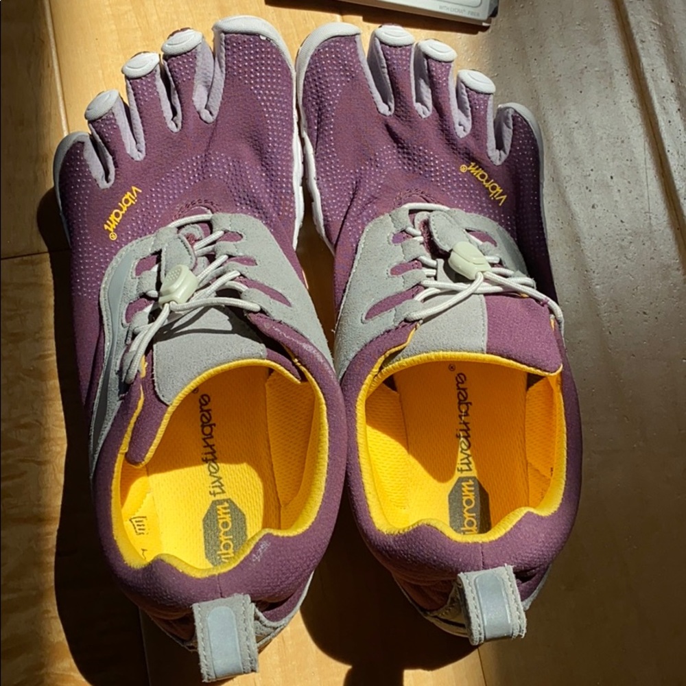 Vibram Fivefinger Shoes and Socks